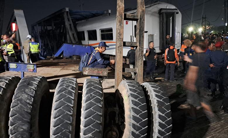 KA Brantas Tabrak Truk di Madukoro Semarang, Polda Jateng: 1 Orang Luka 