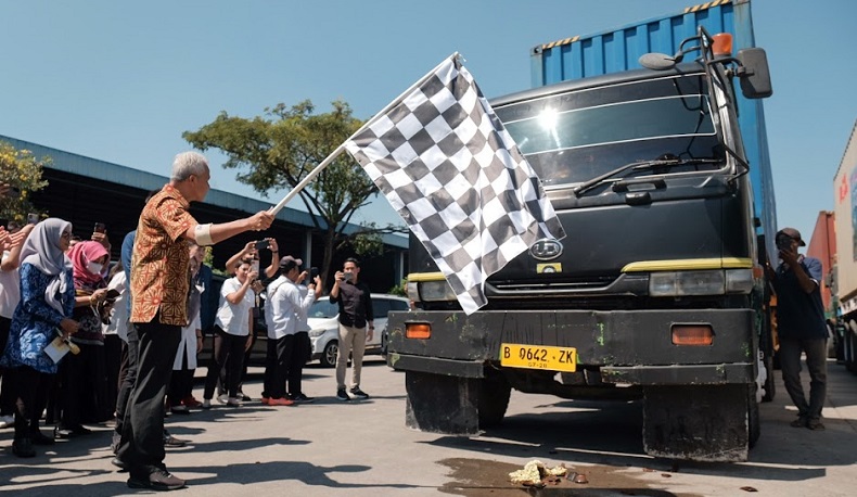 Lepas Ekspor 400 Ton Benang ke Brasil dan India, Ganjar: Pabrik-pabrik Mulai Hidup Kembali 