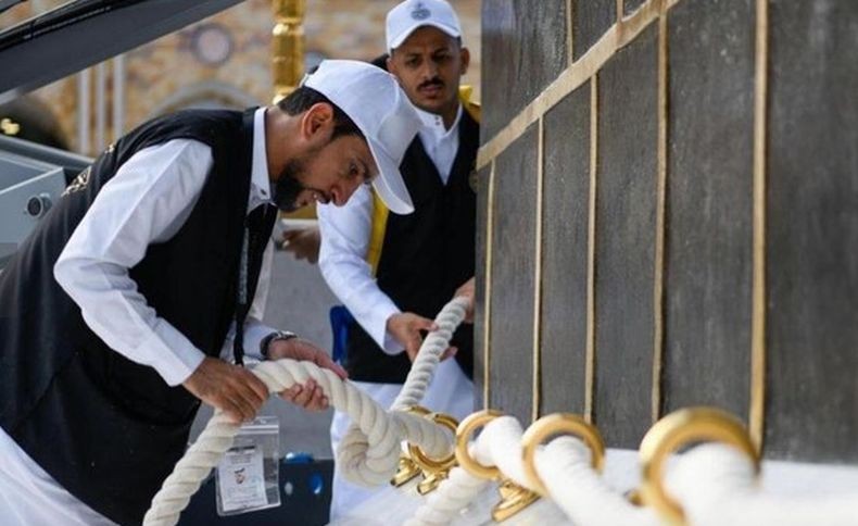 1 Muharram 1445 H Saudi Ganti Kain Kiswah Kakbah, Disulam 120 Kg Benang Emas