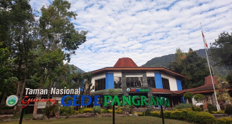 Pengunjung Gunung Gede Pangrango Diminta Sukseskan Kampanye Pendaki Cerdas