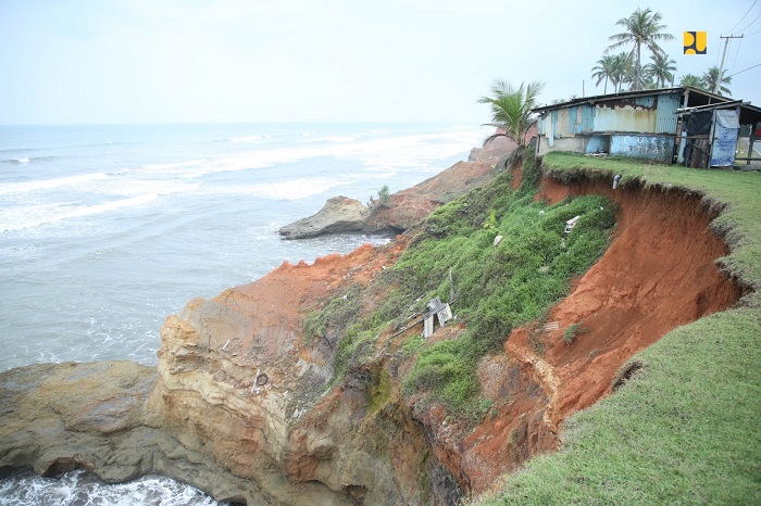 Ada Abrasi di Lintas Barat Sumatera, PUPR Bangun Pengaman Pantai