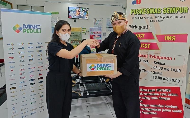 MNC Peduli Serahkan Bantuan APD ke Puskesmas Sempur Kota Bogor untuk Dukung Nakes