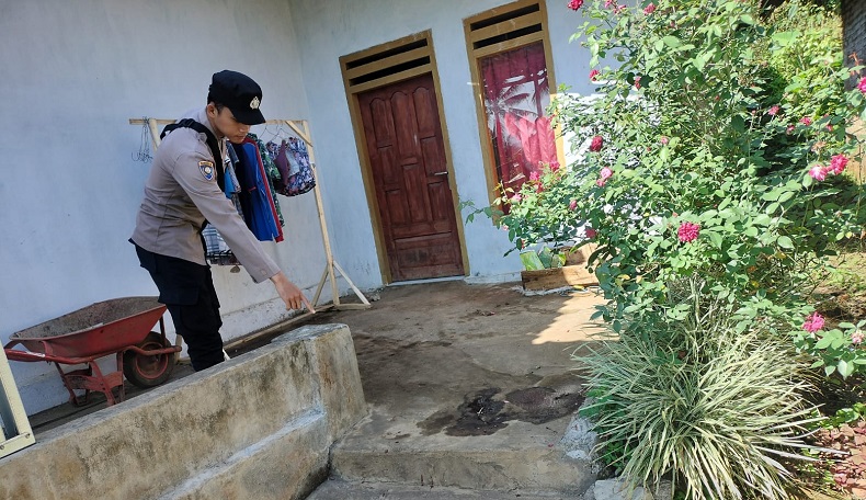 Gegara Pohon Sengon, Pria di Malang Bacok Tetangga hingga Jari Nyaris Putus 