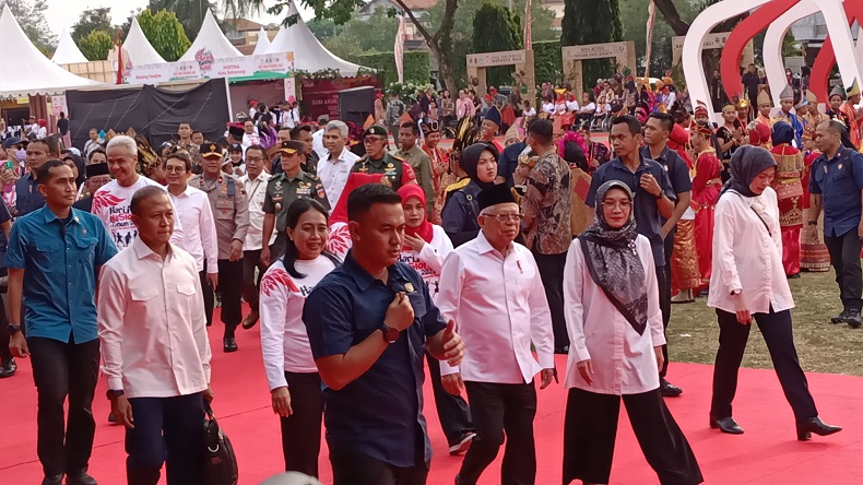 Ganjar Dampingi Wapres Ma'ruf Amin Hadiri Puncak Hari Anak Nasional ke-39 di Semarang