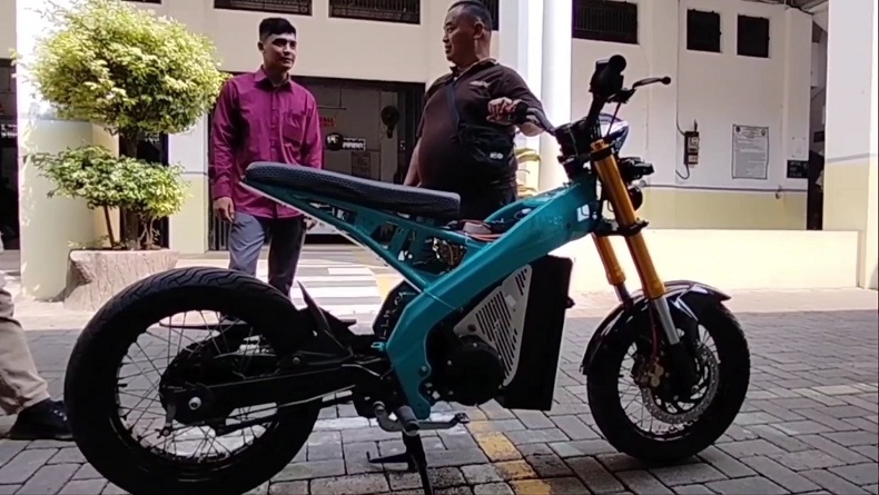 Siswa SMK Muhammadiyah Lemahabang Cirebon Buat Inovasi Motor Listrik Minimoto