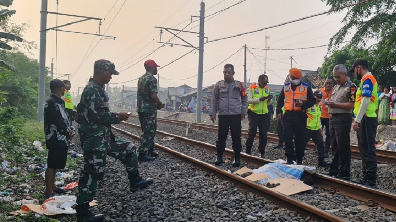 Tragis, Perempuan Tanpa Identitas Tewas Tertabrak KRL di Bekasi