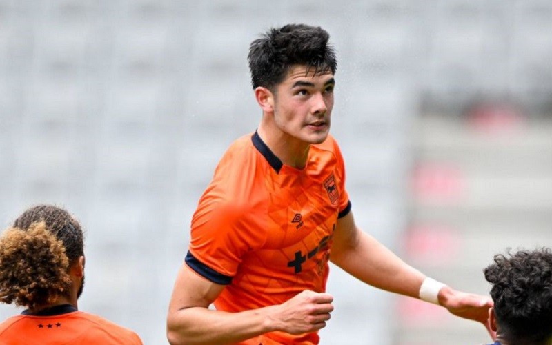 Media Malaysia Heboh! Elkan Baggott Bakal Tantang Striker Top Inggris