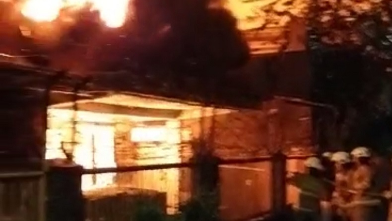 Kebakaran Landa Rumah di Kemayoran, 14 Mobil Damkar Dikerahkan