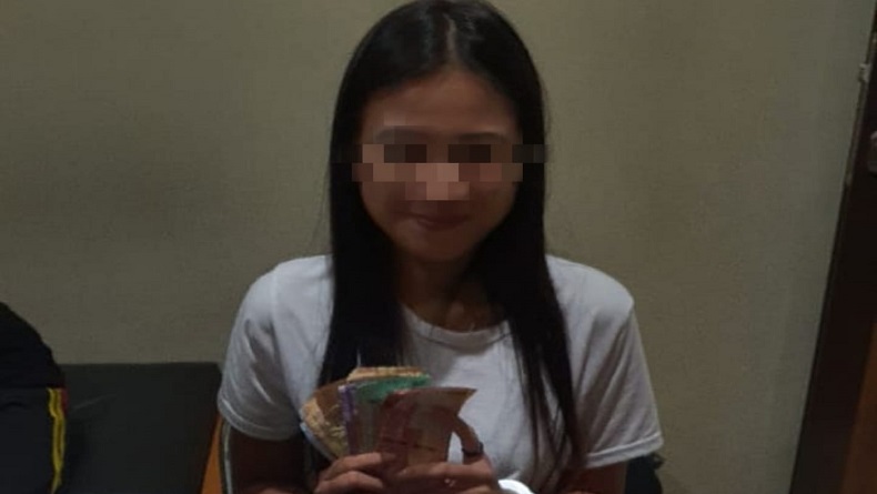 Janda Muda Cantik Jadi Bandar Obat Keras Ilegal di Sukabumi, Barang Dikirim Orang Tua