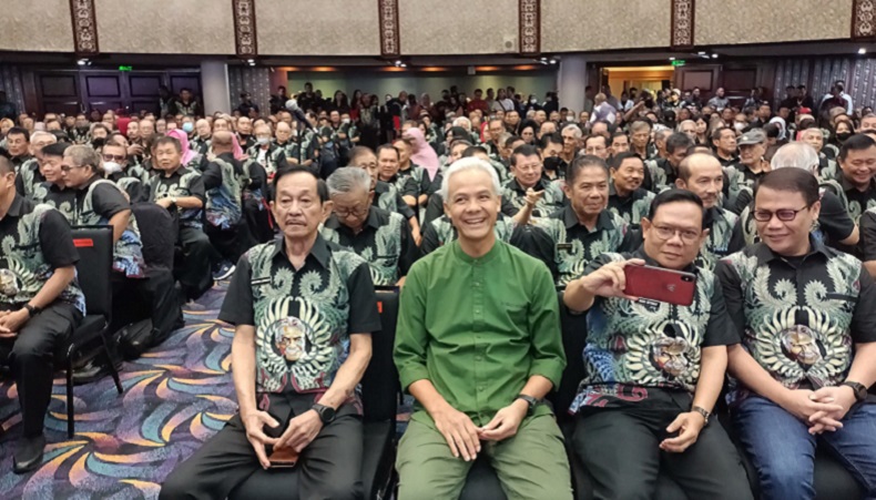Ganjar Pranowo Bertemu Ratusan Purnawirawan TNI-Polri di Ancol