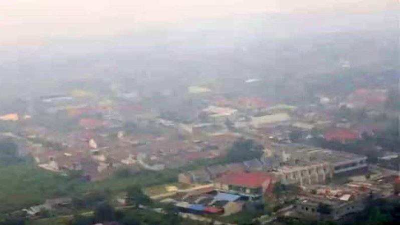 Kabut Asap di Pontianak Mengkhawatirkan, Anak Sekolah Belajar Online dari Rumah