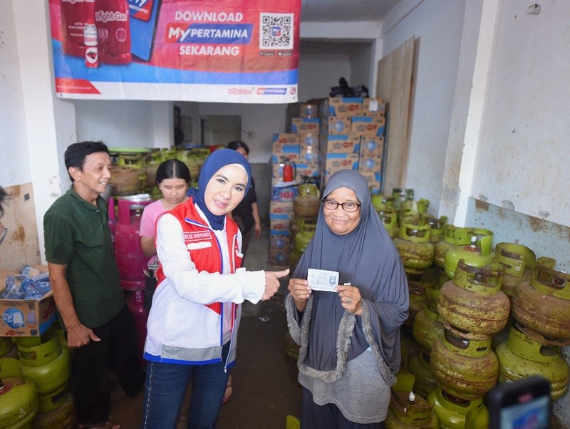 Tinjau Langsung Penyaluran LPG 3 Kg, Dirut Pertamina: Jangan Panic Buying 