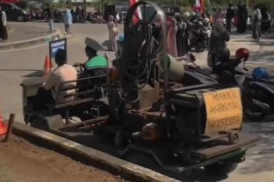 Viral Mobil Gergaji Kayu Dipakai untuk Wisuda, Ini Detail Spesifikasinya