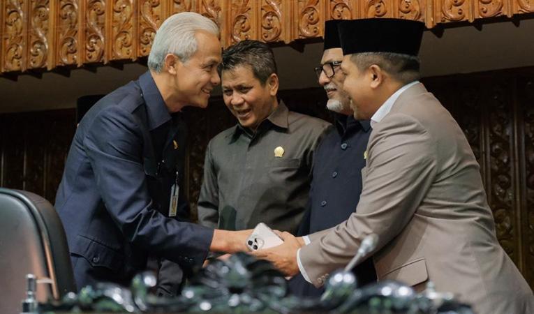 Ganjar Kenang Pasang Surut Hubungan dengan DPRD Jateng: Saling Mengisi dan Mengoreksi 