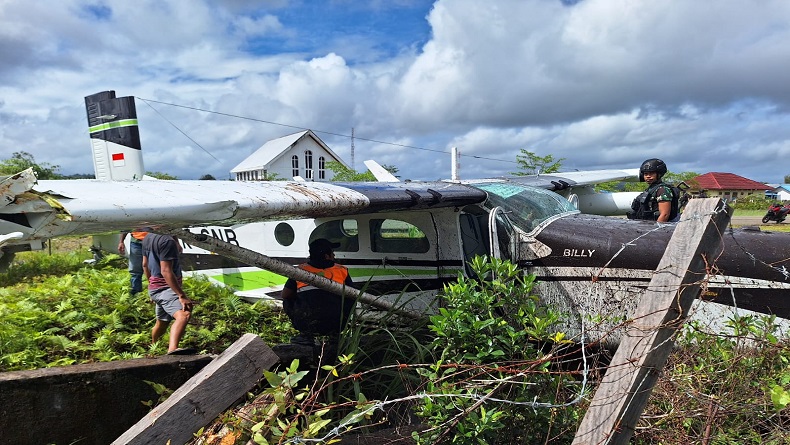 Pesawat Smart Cakrawala Aviation Tergelincir di Bandara Kenyam, Tak Ada Korban Jiwa