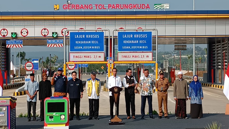 Presiden Jokowi Resmikan Jalan Tol Bocimi Seksi II, Kado Kemerdekaan ke-78 RI untuk Warga Sukabumi