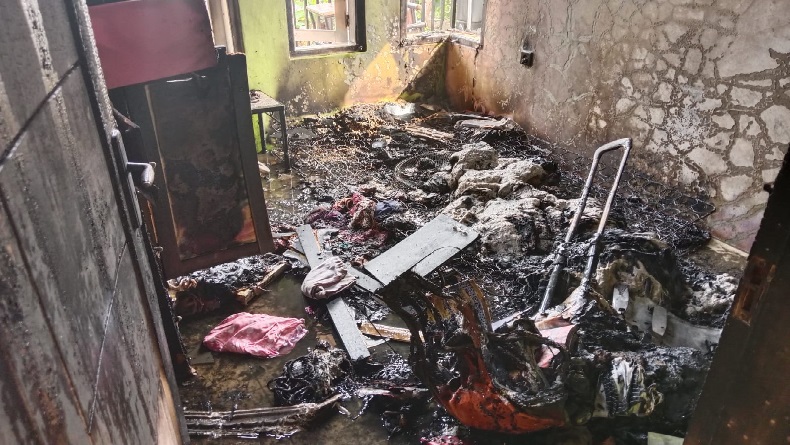 Isi Kamar Lantai 2 Rumah di Palabuhanratu Sukabumi Ludes Terbakar