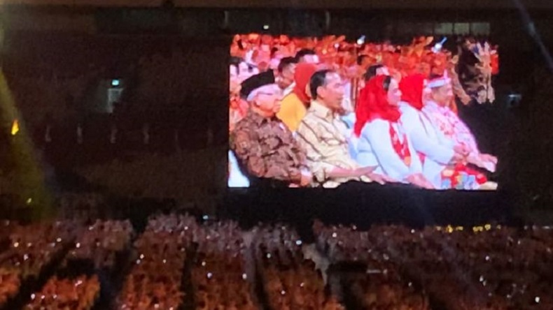 Momen Presiden Jokowi Ikut Berdendang saat Salma Idol Nyanyi Lagu Rungkad
