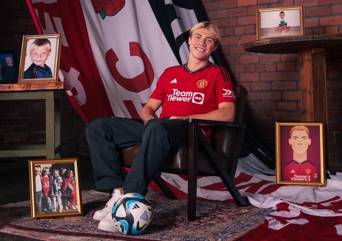 Biodata dan Agama Rasmus Højlund, Pemain Muda yang Kini Perkuat MU