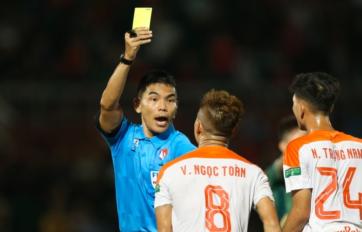 Liga Vietnam Pakai Wasit Asing, Pengadil Indonesia Terus-terusan Tebar Kontroversi