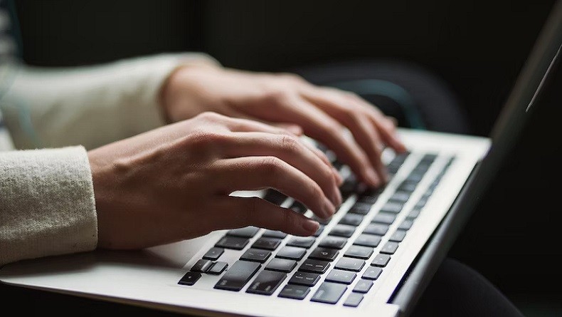 Ngeri, Deep Learning Bisa Curi Password Hanya dengan Mendengarkan Cara Mengetik