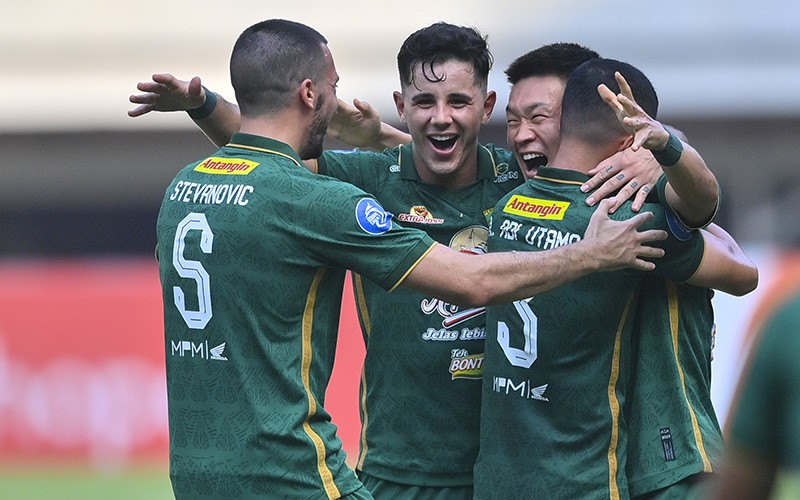 Hasil Liga 1: Bruno Cetak Gol Penalti, Persebaya Menang Vs PSS Sleman