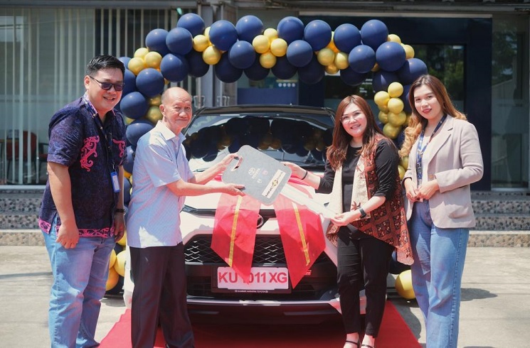 Bikin Nasabah Makin Loyal, MNC Bank Serahkan Hadiah Toyota Raize