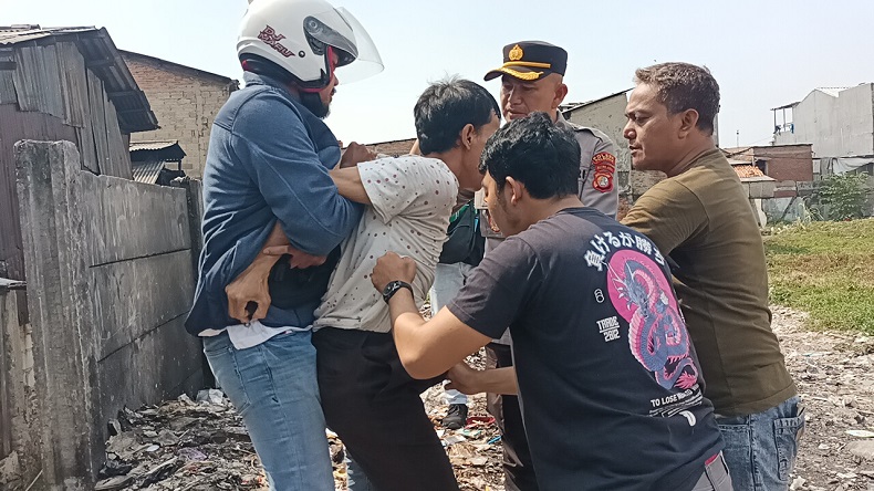 Polisi Kembali Gerebek Kampung Boncos Palmerah, Suasana Tegang Sempat Terjadi