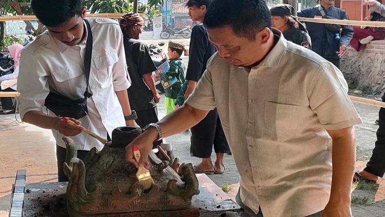 Masjid Kuno Bondan Indramayu Berusia 600 Tahun Dipugar, Atap Diganti Sirap Baru 