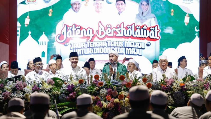 Jateng Bersholawat, Habib Bidin: Pak Ganjar Boleh Pensiun dari Gubernur, Tapi Tidak di Hati Kita