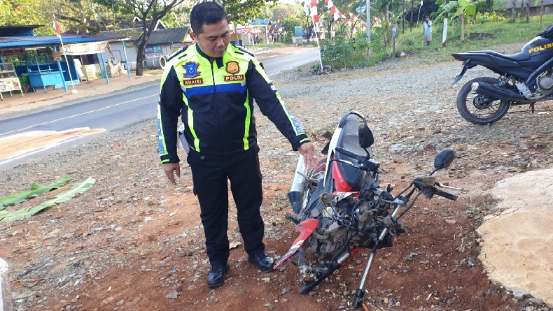 Pengendara Motor Tewas Mengenaskan Tertabrak Truk Trailer di Jalan Trans Kalimantan