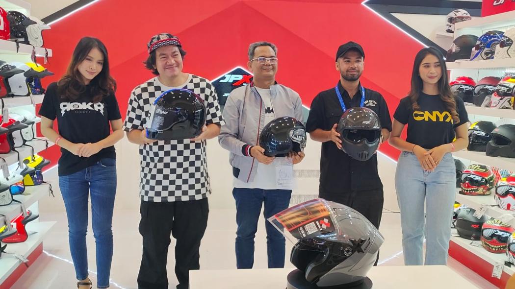JP Industries Rilis Helm Baru di GIIAS 2023, Kacanya Bisa Gelap saat Terkena Sinar Matahari