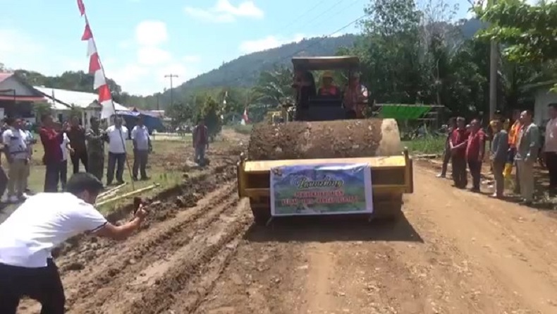 Jalan Lingkar di Sintang Mulai Dibangun, Jadi Akses ke Wisata Batu Terbesar di Dunia