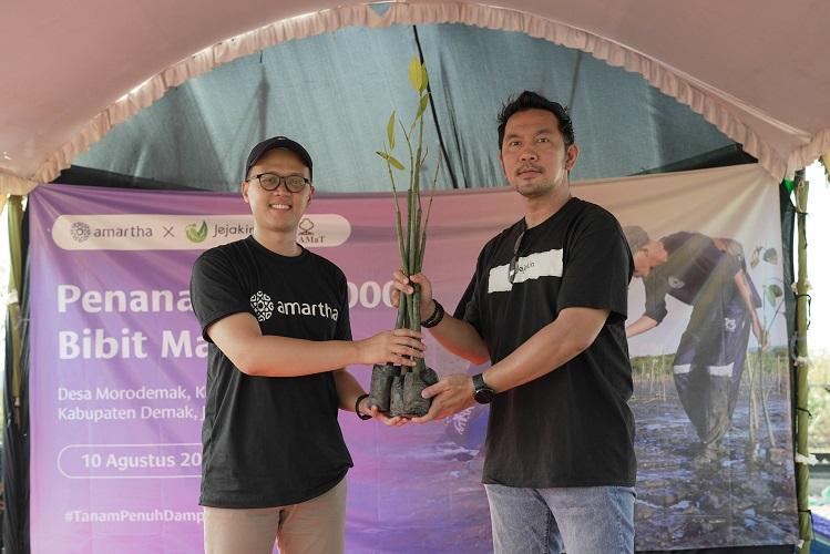 Komitmen Kurangi Emisi Karbon, Amartha Gandeng Jejakin Tanam 1.000 Bibit Pohon Mangrove