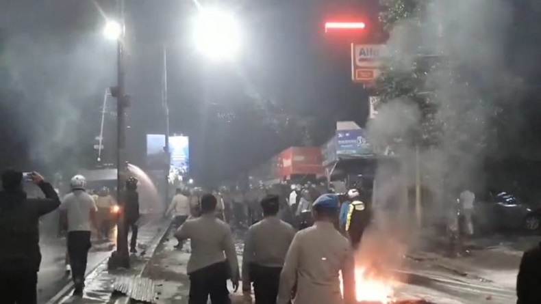 5 Fakta Bentrok Massa-Polisi di Dago Elos Bandung, Dipicu Kekecewaan