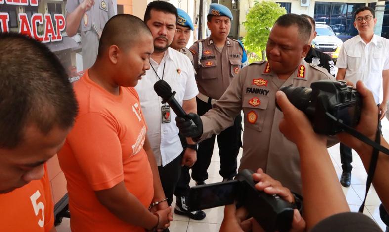 Polisi Tangkap 2 Pelaku Pemerasan di Cilacap, Modus Sebar Foto Bugil Pacar di Medsos