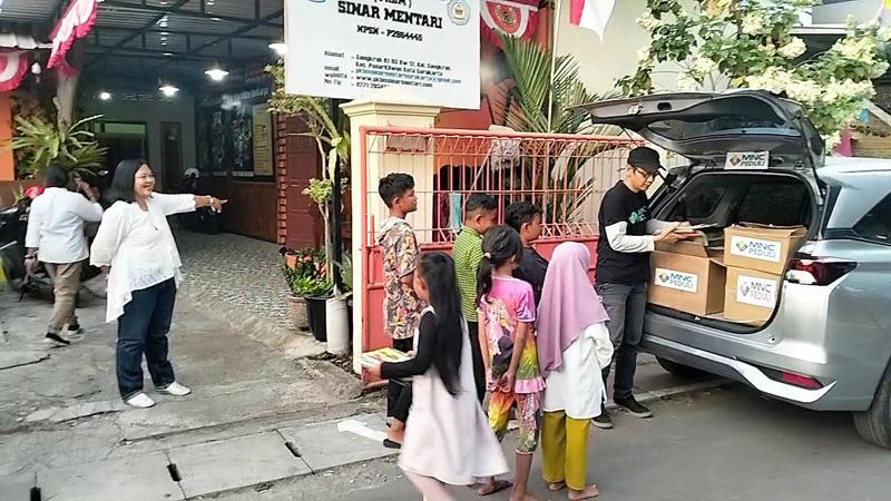 MNC Peduli Salurkan 100 Buku Bacaan ke PKBM Sinar Mentari Pasar Kliwon Solo
