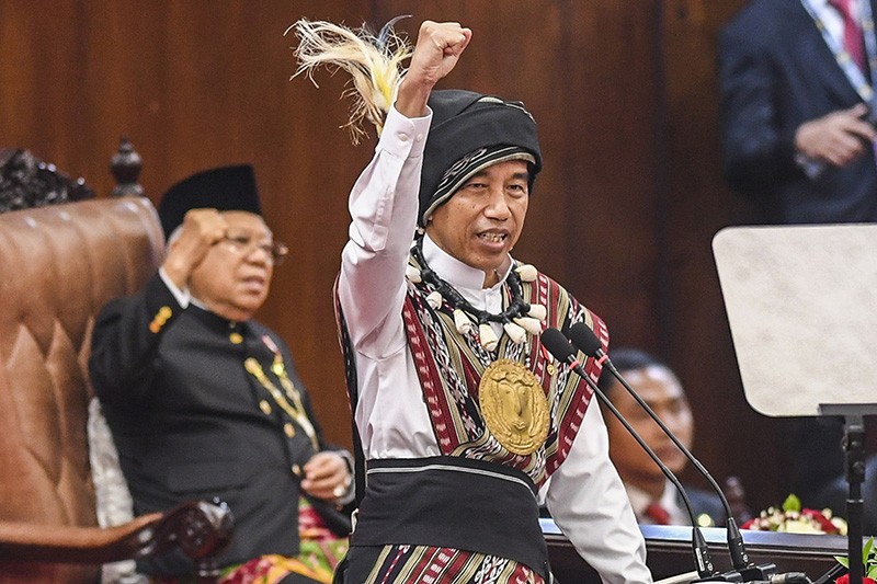 Presiden Jokowi Ternyata Ingin Kenakan Baju Adat Tanimbar Maluku sejak Lama