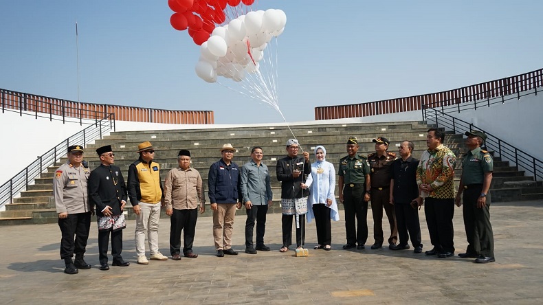 Resmikan Alun-Alun di Bekasi, Ridwan Kamil Harap Kegiatan Sosial dan Budaya Makin Banyak