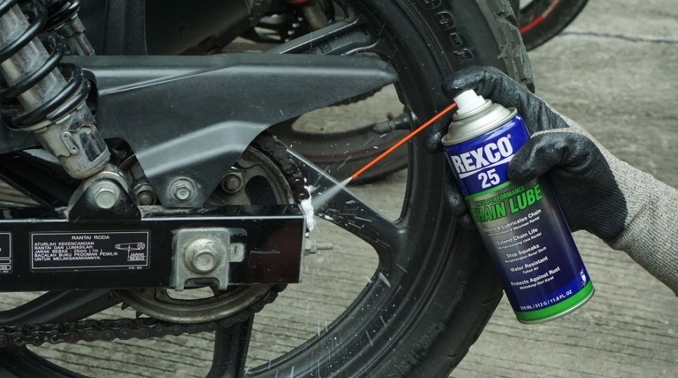 Touring Jarak Jauh, Perhatikan Pelumas Jangan Sampai Motor Bermasalah di Jalan