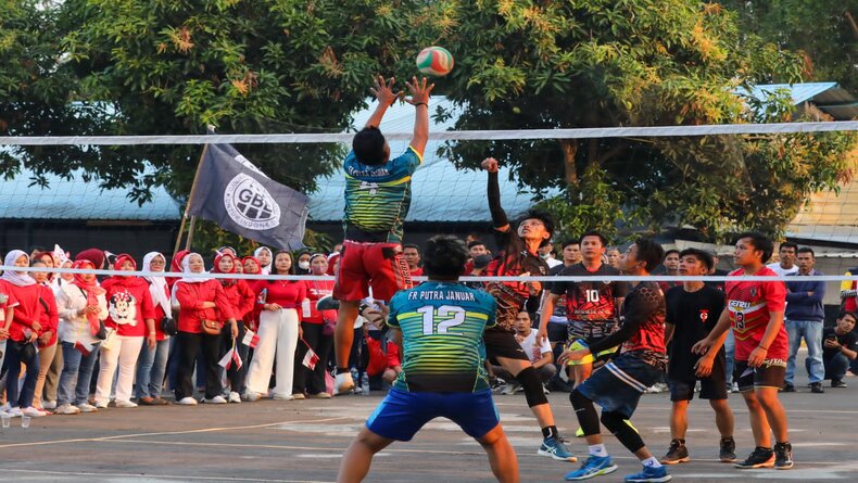 Meriahkan HUT ke-78 Kemerdekaan RI, Ganjaran Buruh Berjuang Gelar Turnamen Bola Voli di Subang