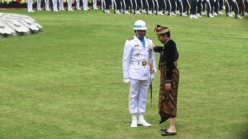 Deretan Komandan Upacara HUT RI di Era Jokowi, Nomor 5 Dihampiri Presiden di Lapangan