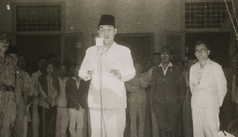Pidato Menggetarkan Soekarno saat Proklamasi Kemerdekaan 17 Agustus 1945