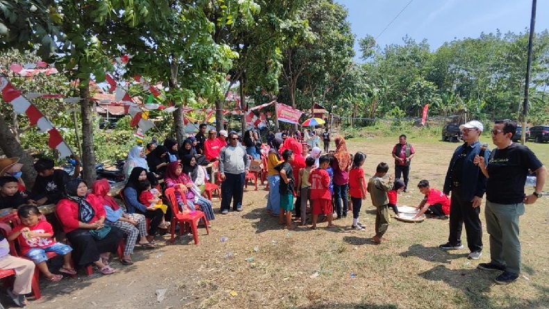 Badan Bank Tanah Rayakan Hari Kemerdekaan Bersama Warga Pasirmunjul Purwakarta, Beri Bekal Duit Sajuta