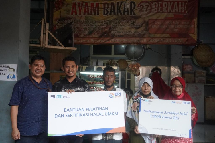 BRI Peduli Bagikan Bantuan Sertifikat Halal kepada 200 Pelaku UMKM