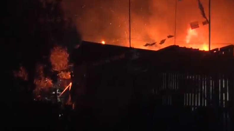 4 Rumah Terbakar saat Pesta Rakyat di Makassar, Warga Panik Berhamburan