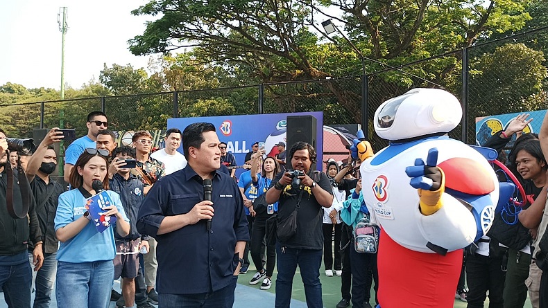 Erick Thohir Sosialisasikan FIBA World Cup 2023 di Lapangan Saparua Bandung