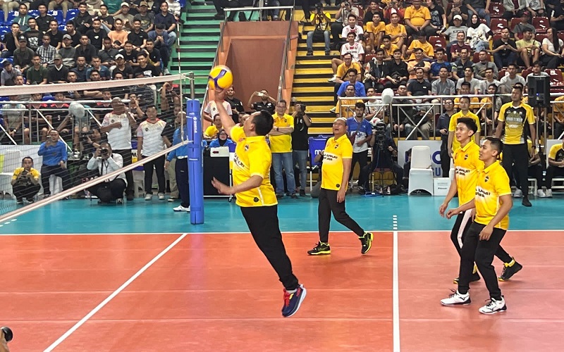 Jenderal Listyo Sigit Saksikan Kapolri Cup 2023 di GOR Bulungan, Penonton Membeludak