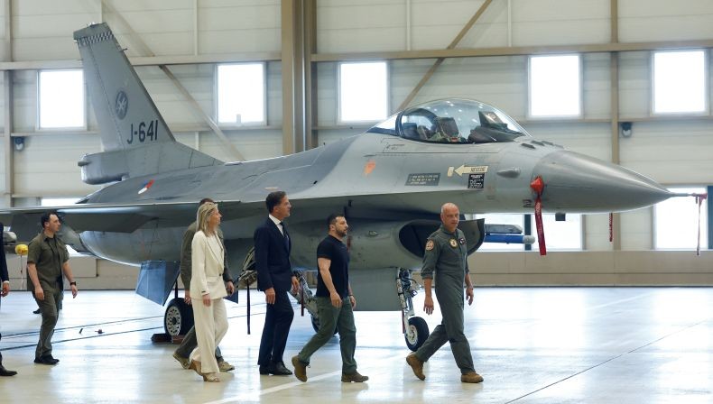 Presiden Zelensky ke Belanda Minta Jet Tempur F-16: Untuk Lindungi Rakyat dari Rusia