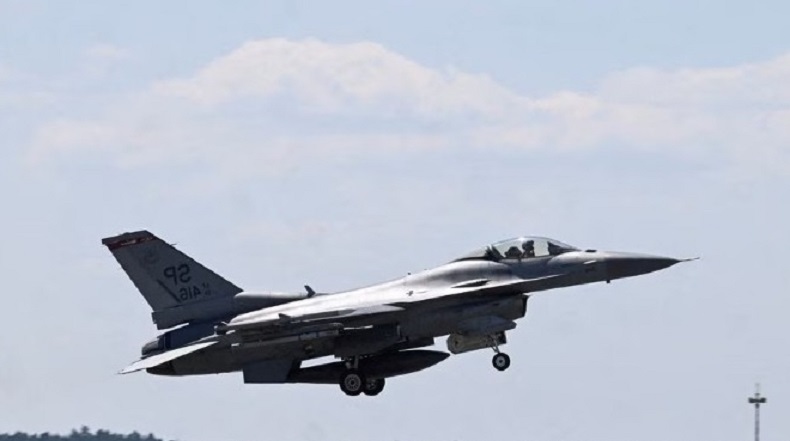 Pesawat Tempur F-16 Buatan AS Dilaporkan Hancur akibat Kecelakaan di Ukraina